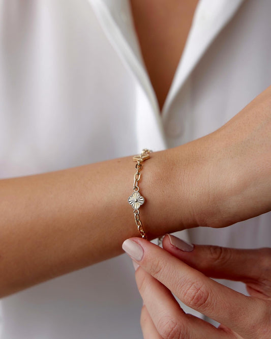 Üç Yoncalı Bileklik