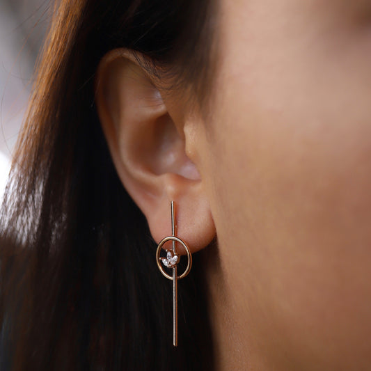 Çubuklu Lotus Küpe