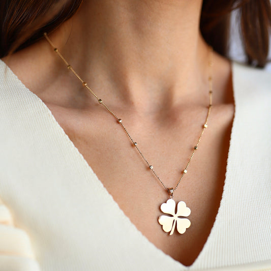 Clover Necklace with Cube Chain