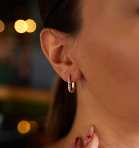 Sıra Taşlı Oval Küpe