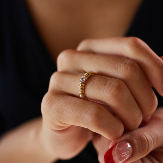 Single Stone Nostalgic Twirl Ring