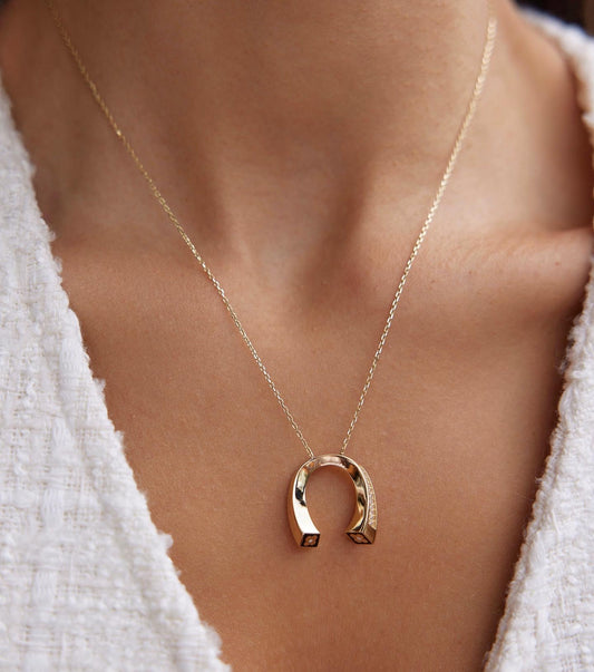 Horseshoe Necklace