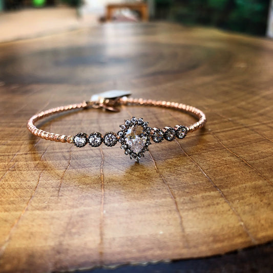 Dorica Ball Drop Clamp with Diamond Mounting