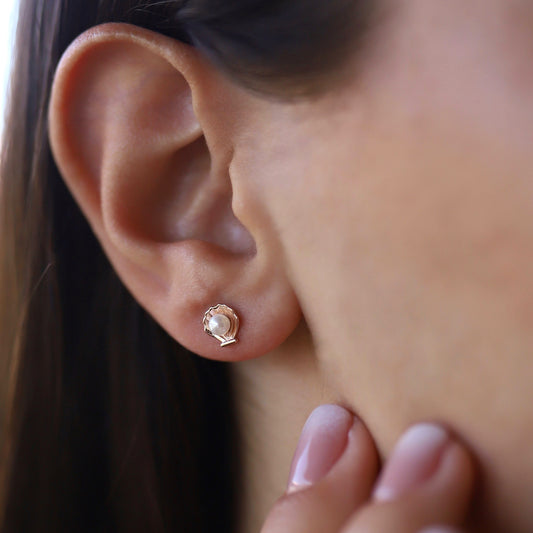 Oyster Earrings with Pearls