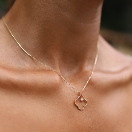 Wire Clover Necklace